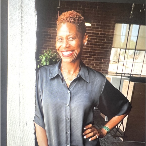 Meet your Posher, Cartha - Picture 1 of 1